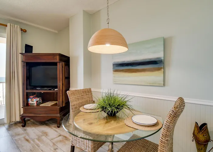 Holiday home Walk To Beach: The Dunes W/ Perks! *
