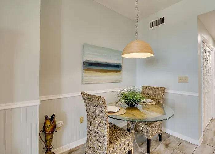 Walk To Beach: The Dunes W/ Perks! Holiday home