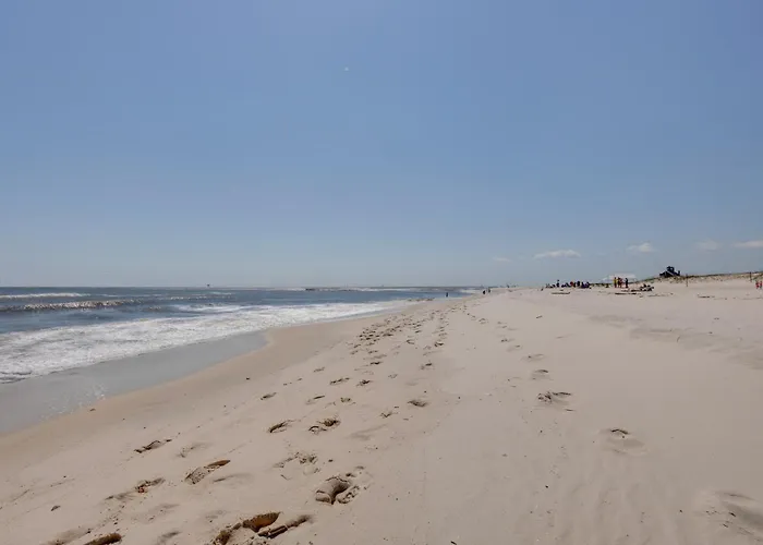 Walk To Beach: The Dunes W/ Perks! Holiday home *